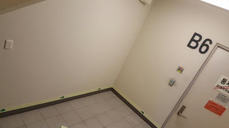 비상계단 유도표지